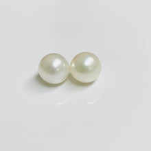 Elegant 10.80-11.00 MM South Sea White Pearl