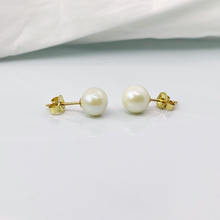 7.00 MM Real South Seal Pearl 14K Solid Gold Earrings Stud Triple C Diamond's