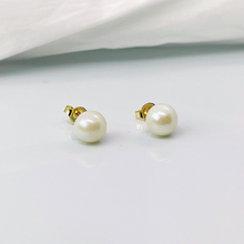7.00 MM Real South Seal Pearl 14K Solid Gold Earrings Stud Triple C Diamond's
